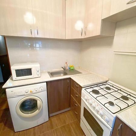 Квартира Напротив Аэропорта Apartment Turksib Екстериор снимка