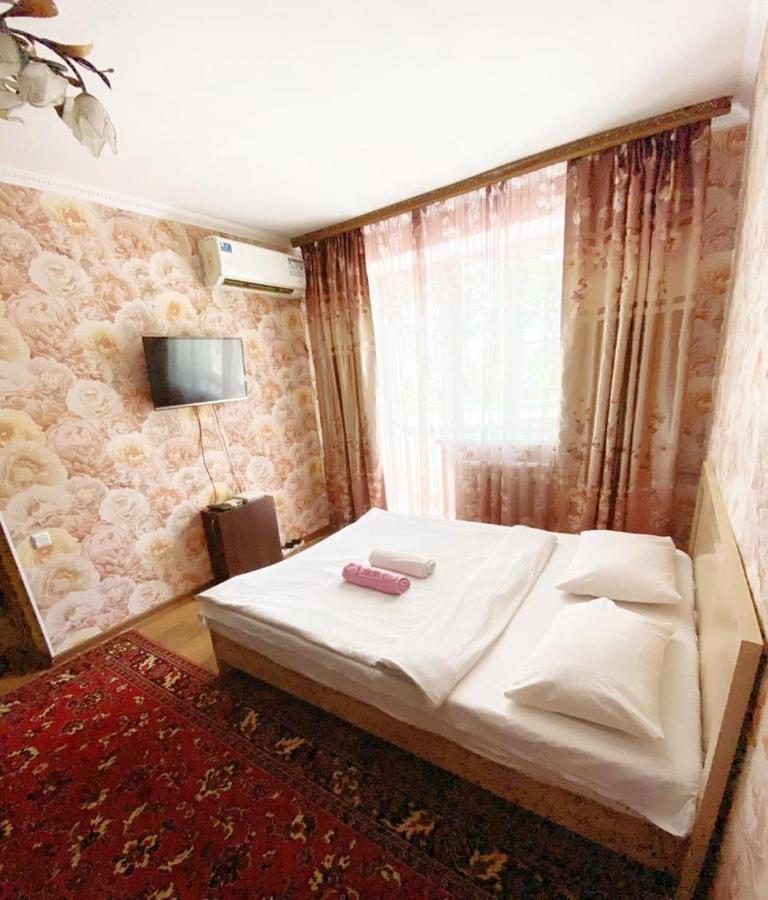 Квартира Напротив Аэропорта Apartment Turksib Екстериор снимка